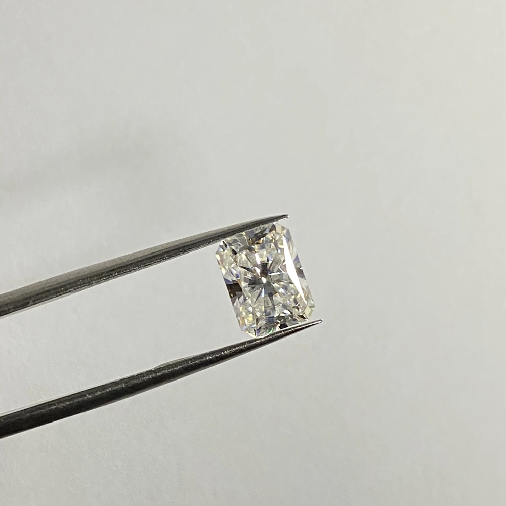 1.5 Carat D VVS Radiant Cut 6x8mm White GRA Synthetic Moissanite Diamond Wedding Ring Gemstone