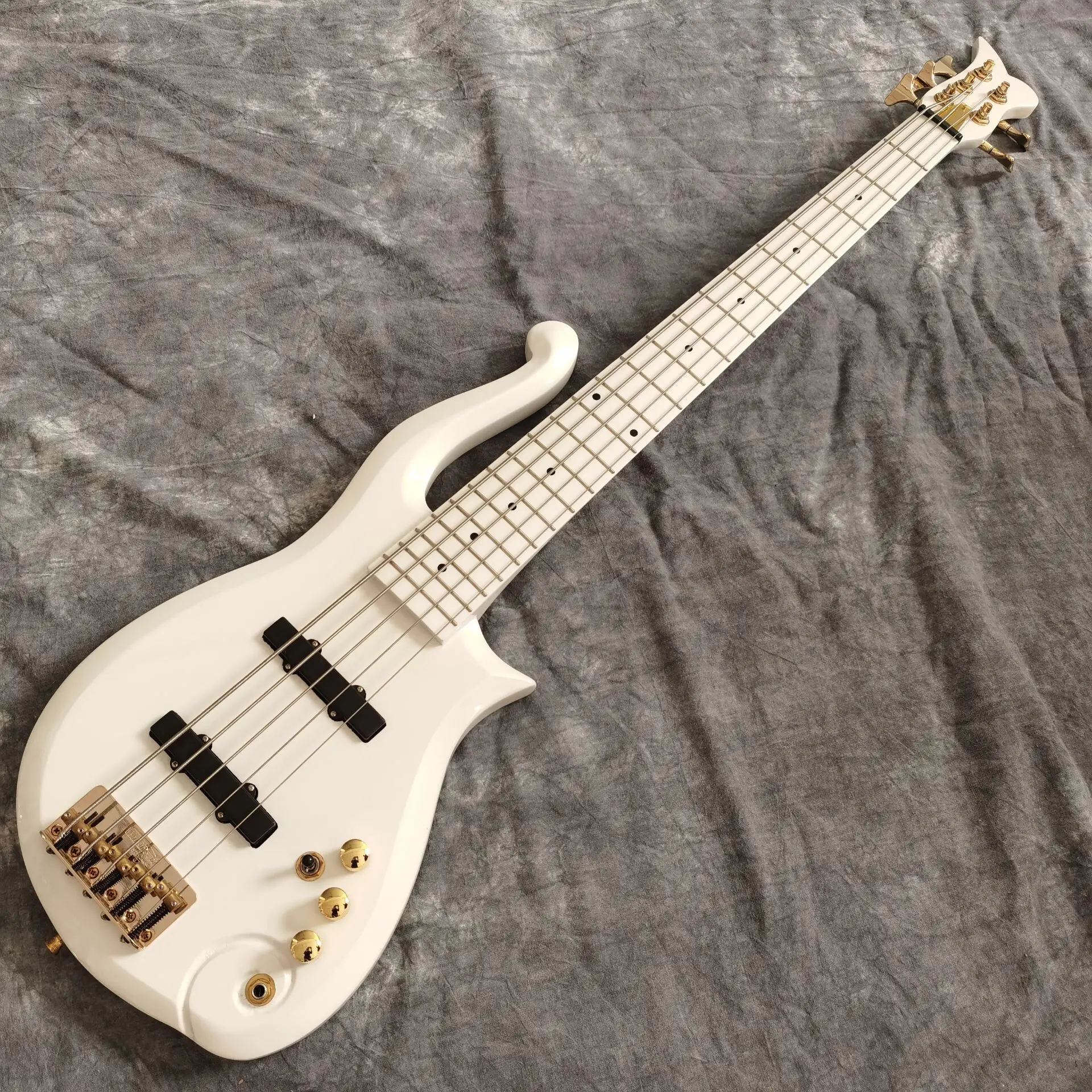 

New Electric bass Guitar,white maple fingerboard.handmade 4 stings white color bass guitarra.high quality 2 pickups.real photos