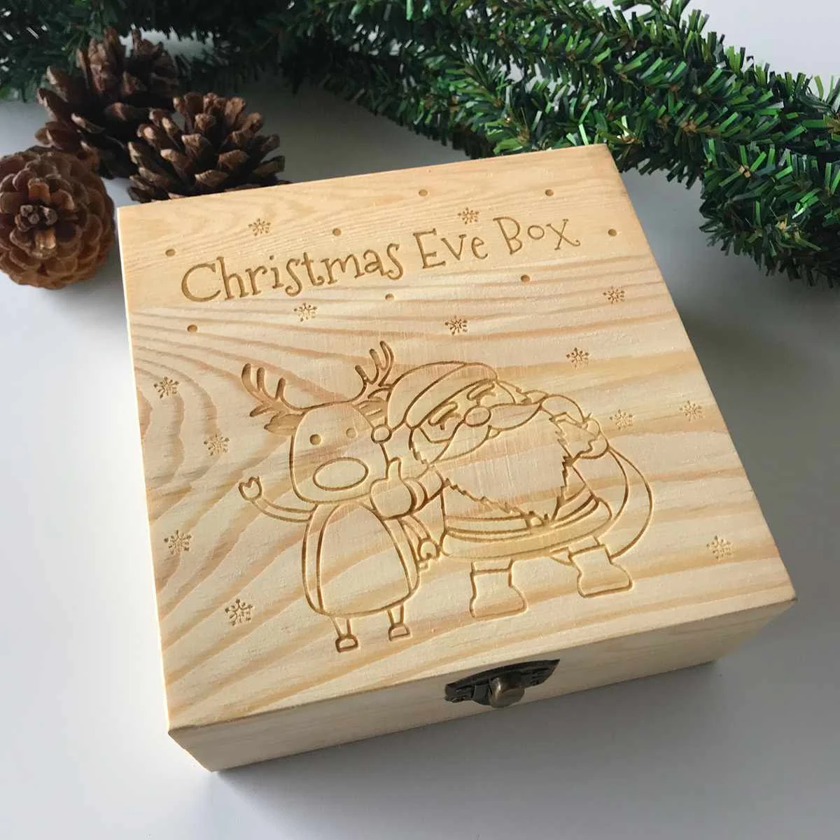 Christmas Eve Gift Box Wooden Engraved Home Storage Box Snowman Santa Claus and Elk Apples Casket Jewelry Case Childrens Gifts