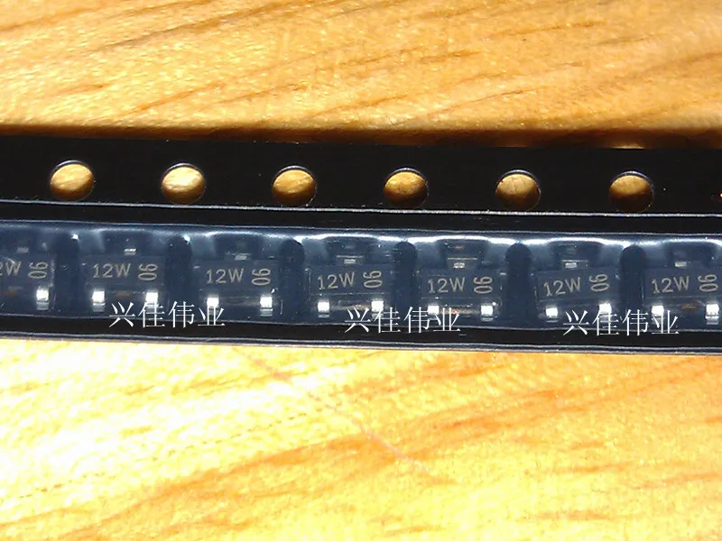 

2N7002 12W SOT23