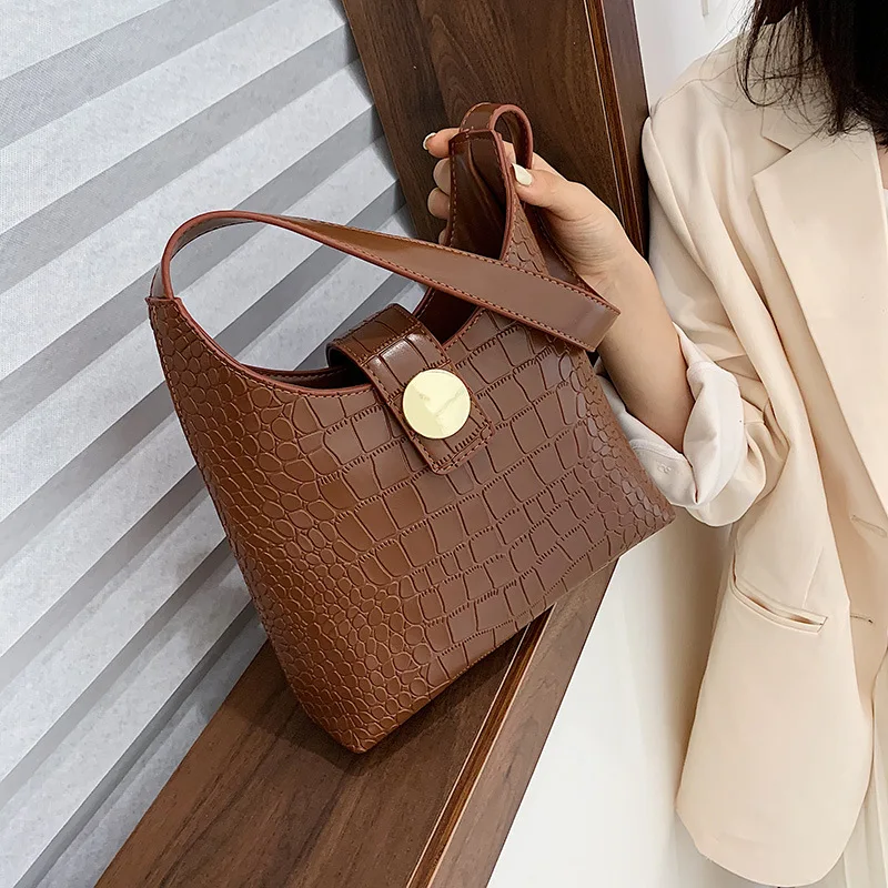 

Bags for Women 2019 new Korean version of the retro Messenger bag shoulder bag hand bag fashion handbags under the bag