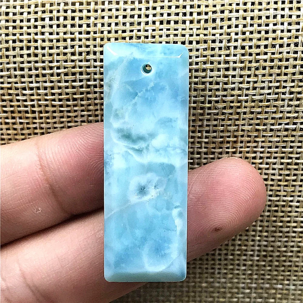 Натуральный голубой подвеска larimar для обувь для мужчин и женщин; с украшением в виде кристаллов 40x14x8 мм прямоугольник бисер с серебряной нитью, бледно-Доминика воды узор камня Ювелирные изделия AAAAAA