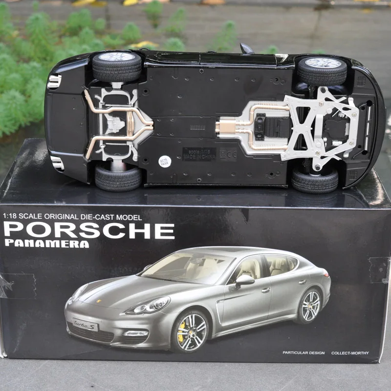 1:18 Diecast Car Model Toy Panamera 4S Miniature Vehicle Replica For Collection 9