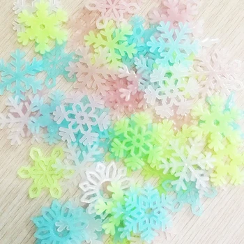 

50Pcs/lot Luminous Snowflake Wall Stickers Kids Bedroom Dorm Room Decoration Sticker Romantic Party Fluorescent Stars Stickers