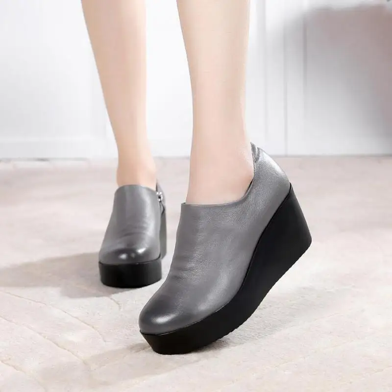 

Туфли женские классические из натуральной кожи, на танкетке, высокий каблук, на платформе, модная обувь для отдыха, черные, серые цвета