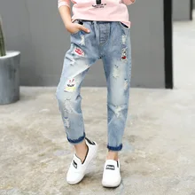 Весенняя одежда новые стильные джинсы для девочек детские повседневные свободные брюки с вышивкой универсальные штаны с дырками для больших мальчиков