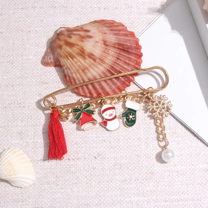 Flatfoosie Christmas Gift Brooch Santa Claus Christmas Tree Socks Cute Deer Women Pins Tassel Pearl Brooches New Year Party