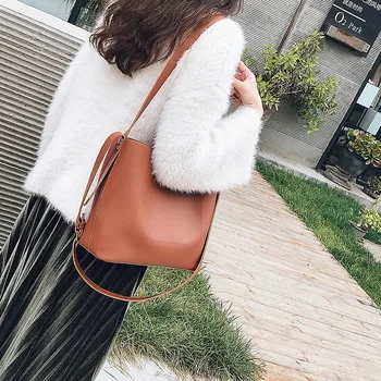 

Women's bag 2020 new simple fashion multi-purpose shoulder bag oblique spanning car suture bucket large capacity bag Women bag