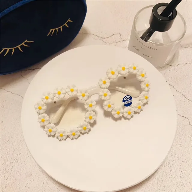 baby daisy sunglasses