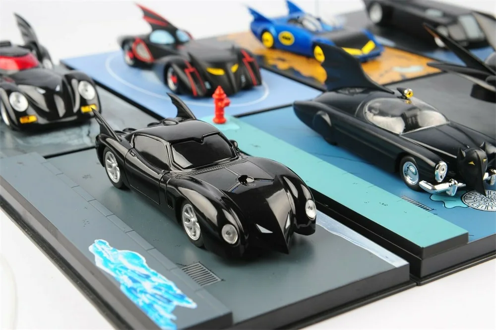 Литая модель автомобиля в масштабе 1:43 детективных комиксов Бэтмобиль Бэтмен