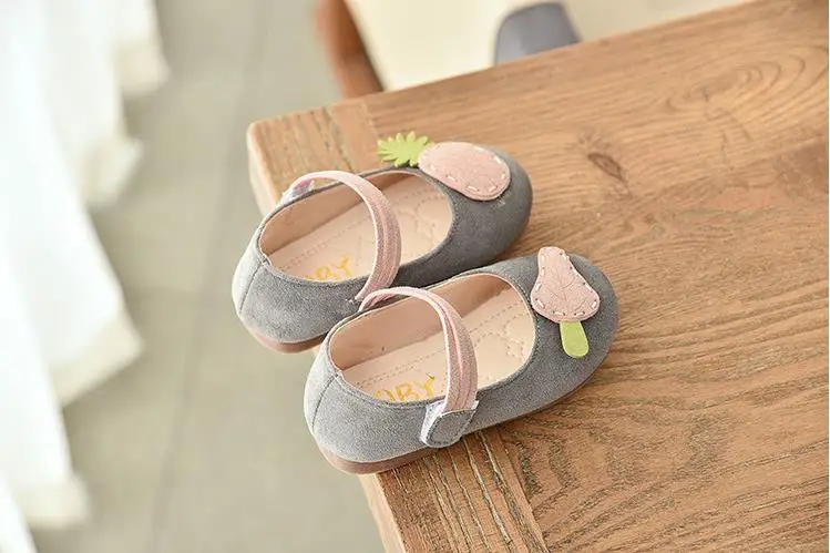 Новая Осенняя детская кожаная обувь; обувь принцессы с цветами для девочек; сезон весна-осень; элегантная обувь для студентов; Танцевальная Свадебная обувь