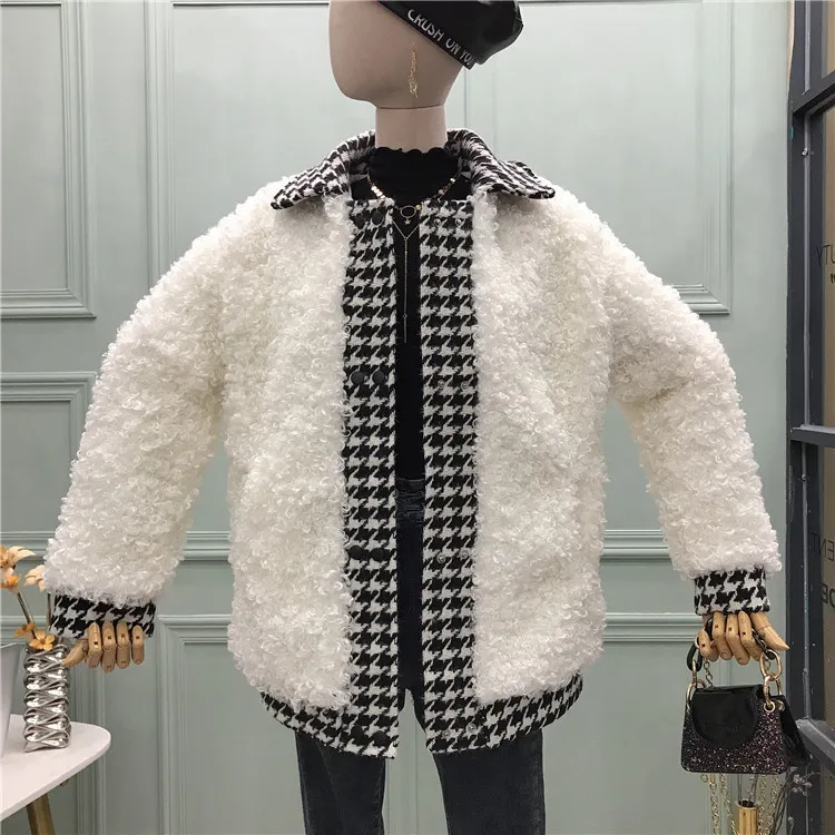 

Design Sheep Beach Wool Coat Classic Grid Woman