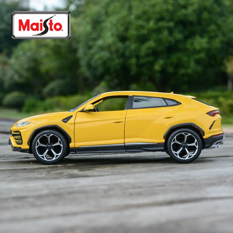 Maisto 1:24 Lamborghini Urus Red SUV Car Static Die Cast Vehicles Collectible Model Car Toys 5