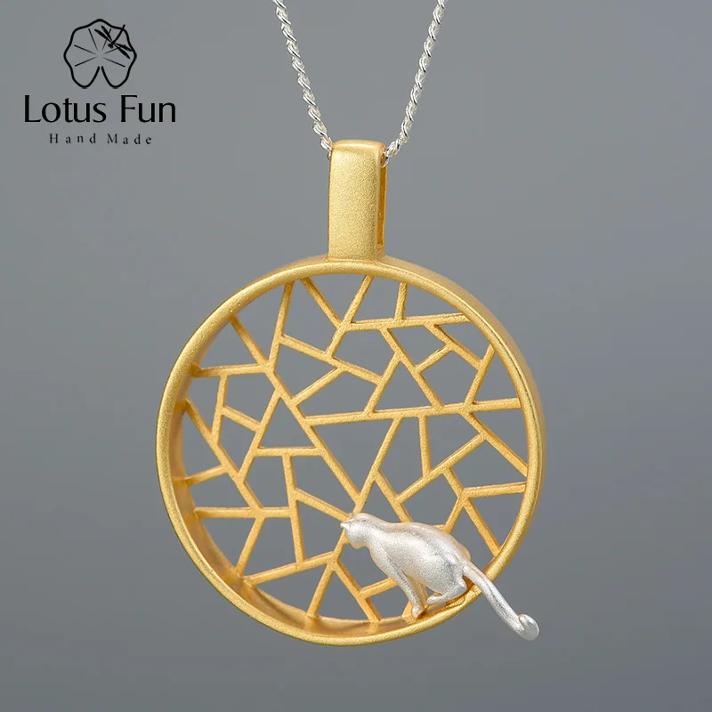 Lotus Fun Real 925 Sterling Silver Handmade Design Fine Jewelry Cute 18k Gold Cat Playing by the Window Pendant without Necklace - Цвет камня: Gold Window
