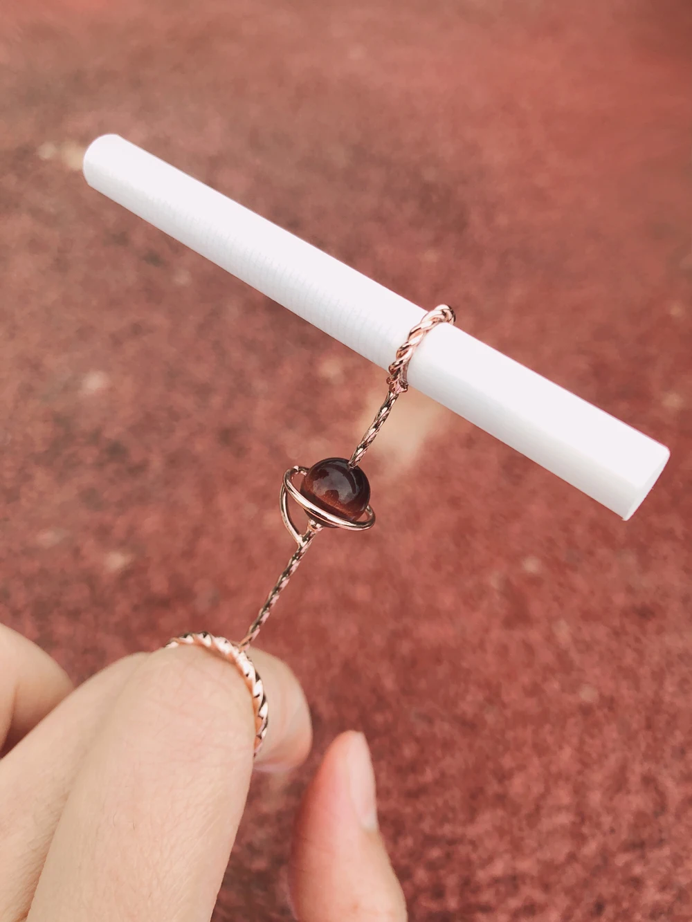 New Cigarette Finger Ring Vintage Metal Finger Clip Women Men Slim Cigarettes Smoking Holder Accessories With Gift Box