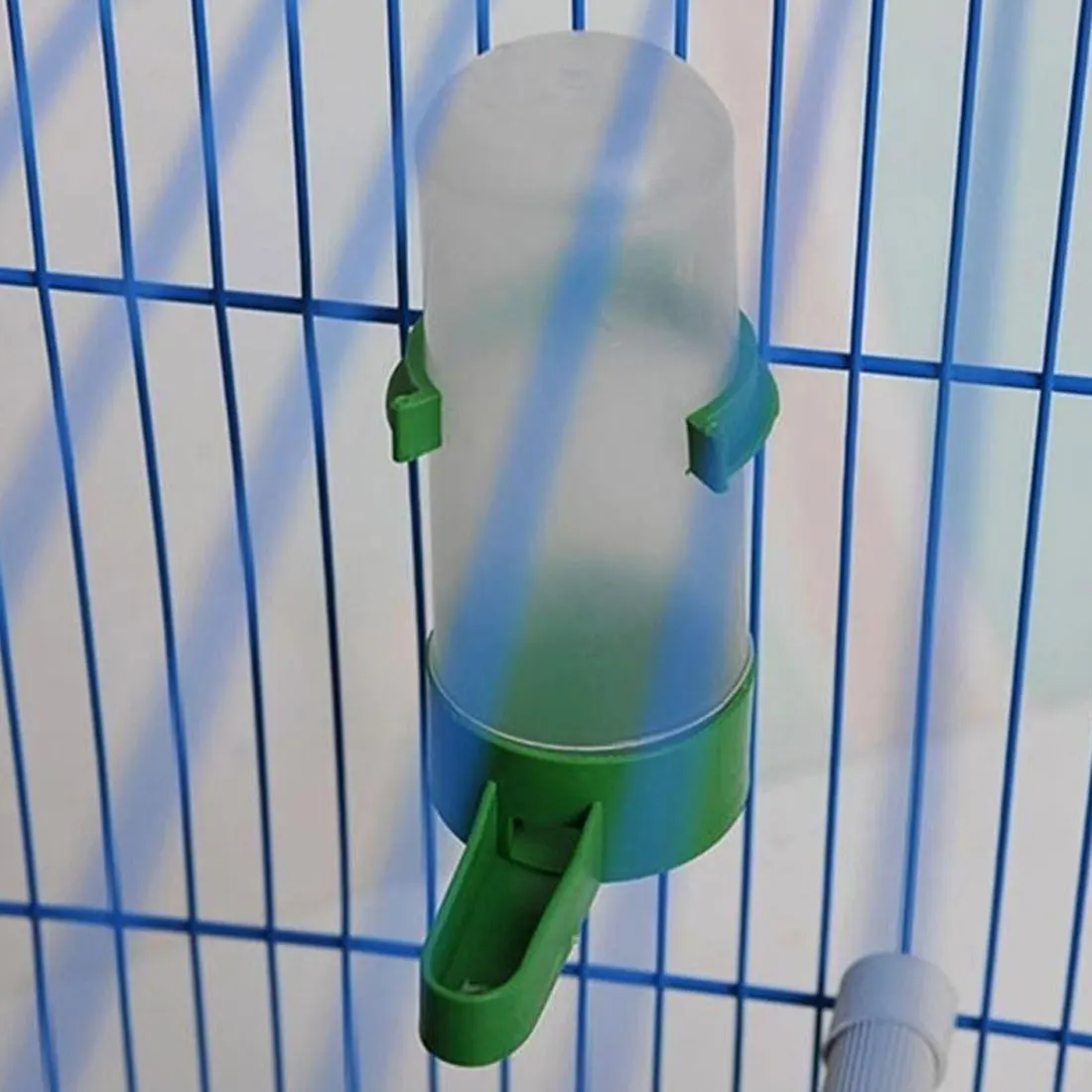60ml/90 ml/140ml Practical Aviary Budgie Cockatiel Birds Feeding Equipment Parrot Bird Drinker Feeder Watering Plastic with Clip