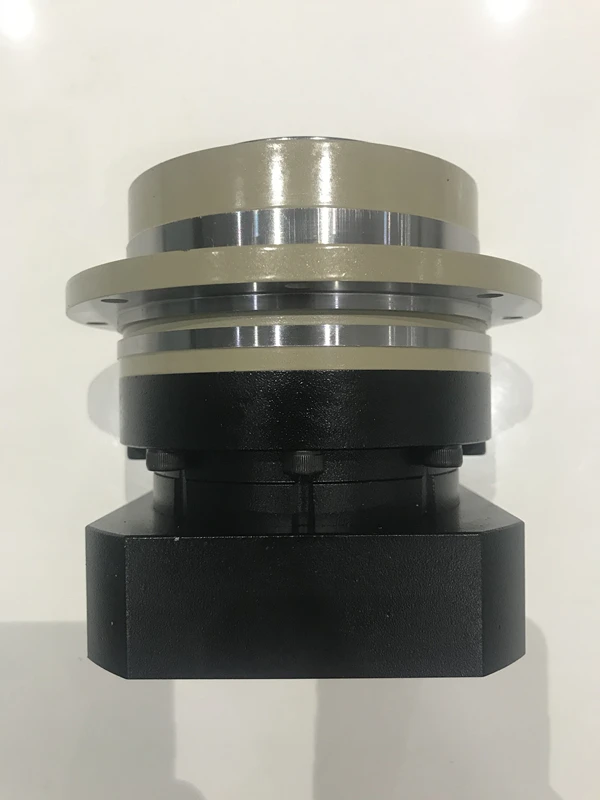 5 arcmin Высокоточный фланцевый выход планетарный редуктор соотношение передач 4:1 5:1