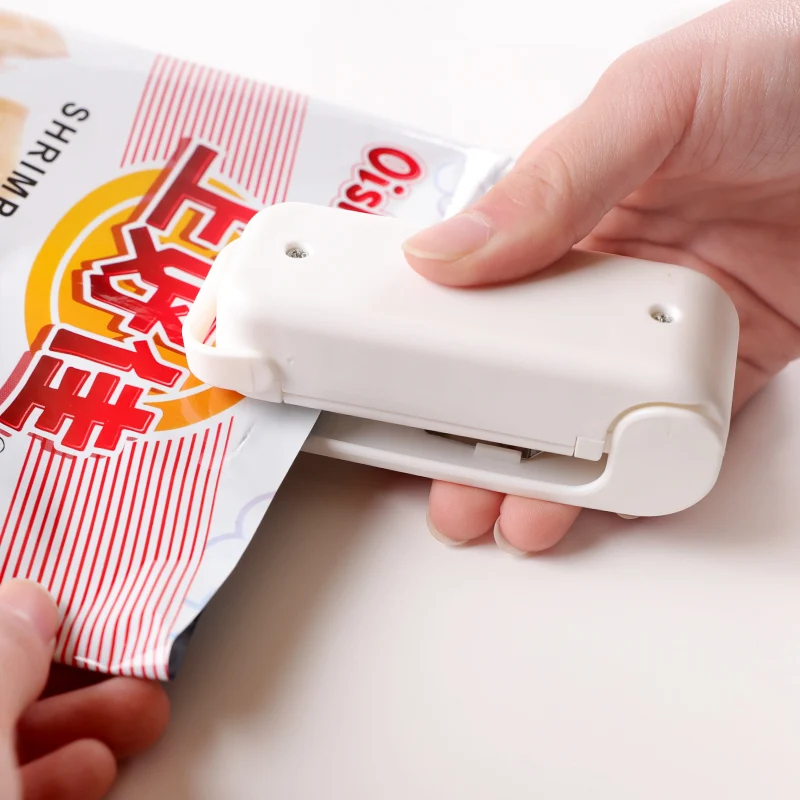 Portable Mini Sealer Home Heat Bag Plastic Food Snacks Sealing Machine Packaging Kitchen Storage Clips Wholesale | Дом и сад