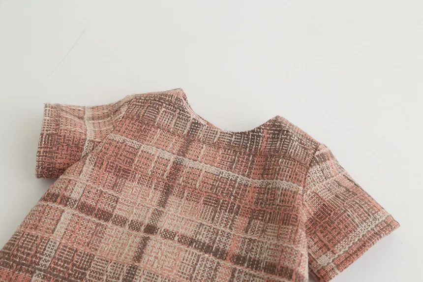 4708593077_2094320800