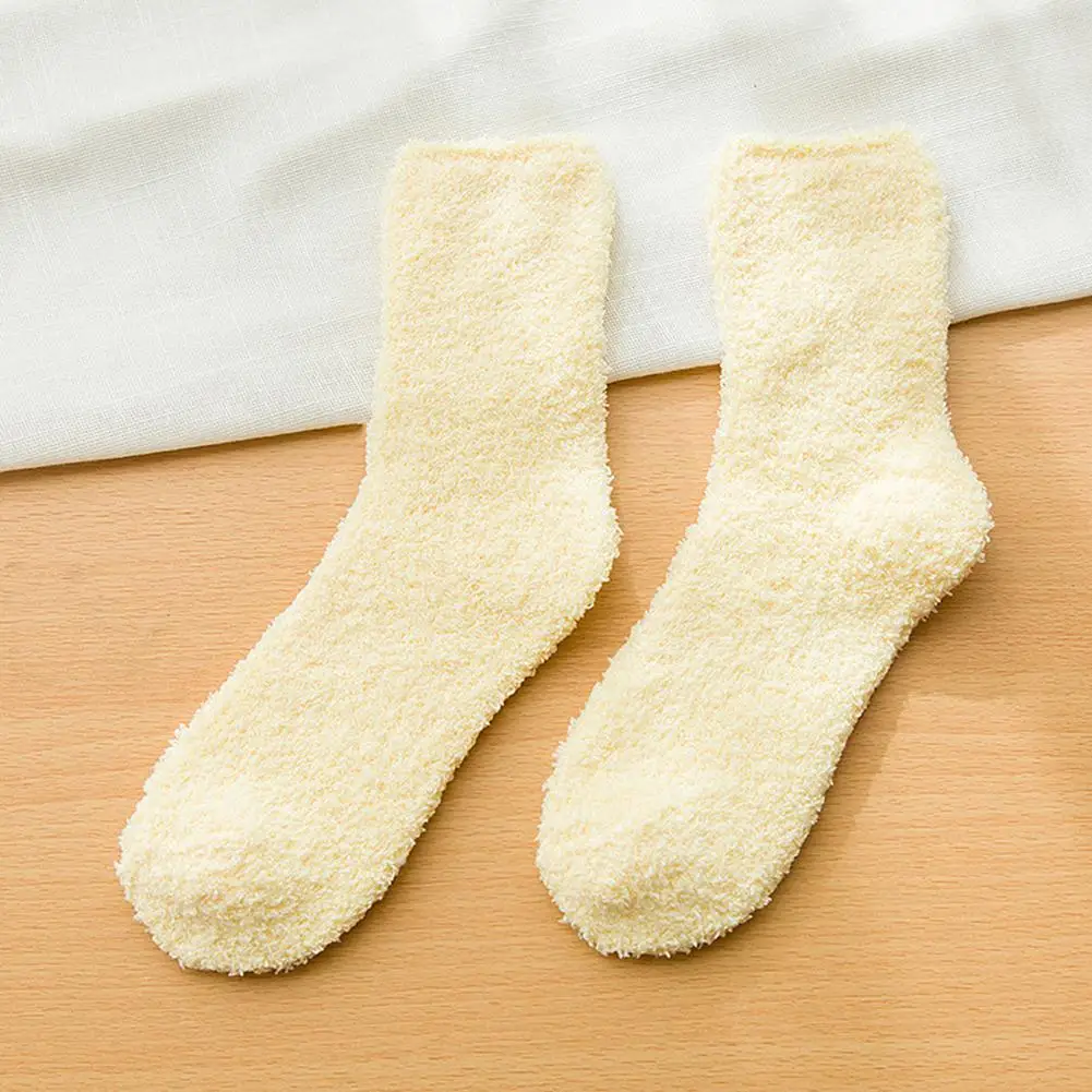 Женские милые мягкие пушистые носки ярких цветов коралловые бархатные зимние теплые носки для девочек махровые ворсистые носки - Цвет: Light yellow