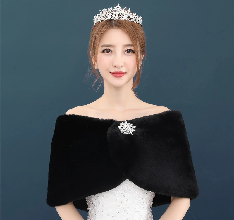 

Hot Sale 2019 Cheap Faux Fur Wedding Jacket Bride Wraps Winter Wedding Dress Wraps Bolero Bridal Coat Accessories Wedding shawl