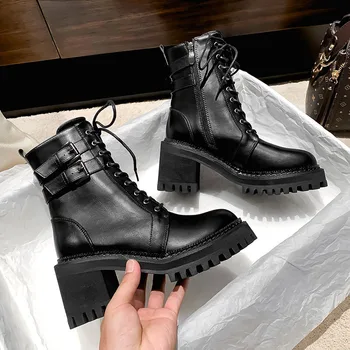 

A48 British style Martin boots women's winter new wild belt buckle thick heel short boots side zipper handsome motorcycle boots.
