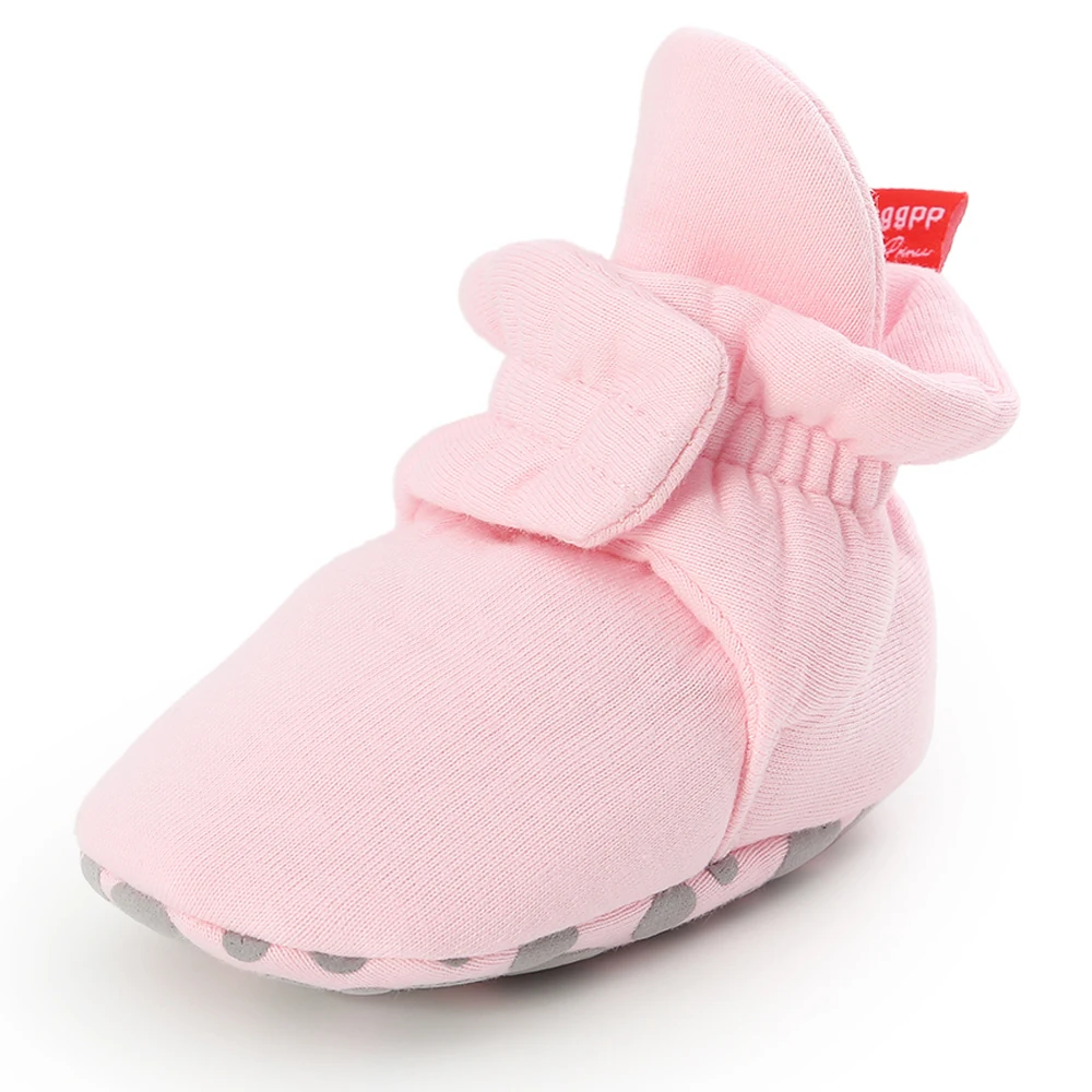 Носки для новорожденных; обувь для мальчиков и девочек; обувь со звездами для малышей; обувь для первых шагов; удобные хлопковые мягкие Нескользящие теплые детские ботиночки для малышей - Цвет: Розовый