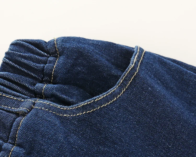 3256184463_881938934