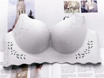 

Seemless C Cup Ultra-Thin Underwear-Non-Magnetic Non-Steel Ring Jacquard Ultra-Push up Four Buckle Bra