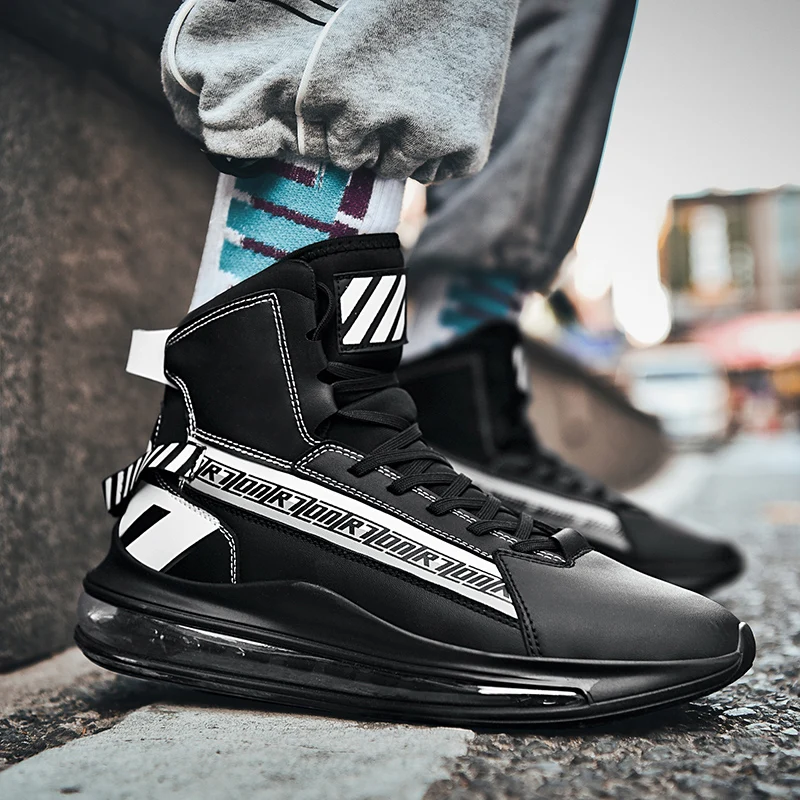 men track shoe