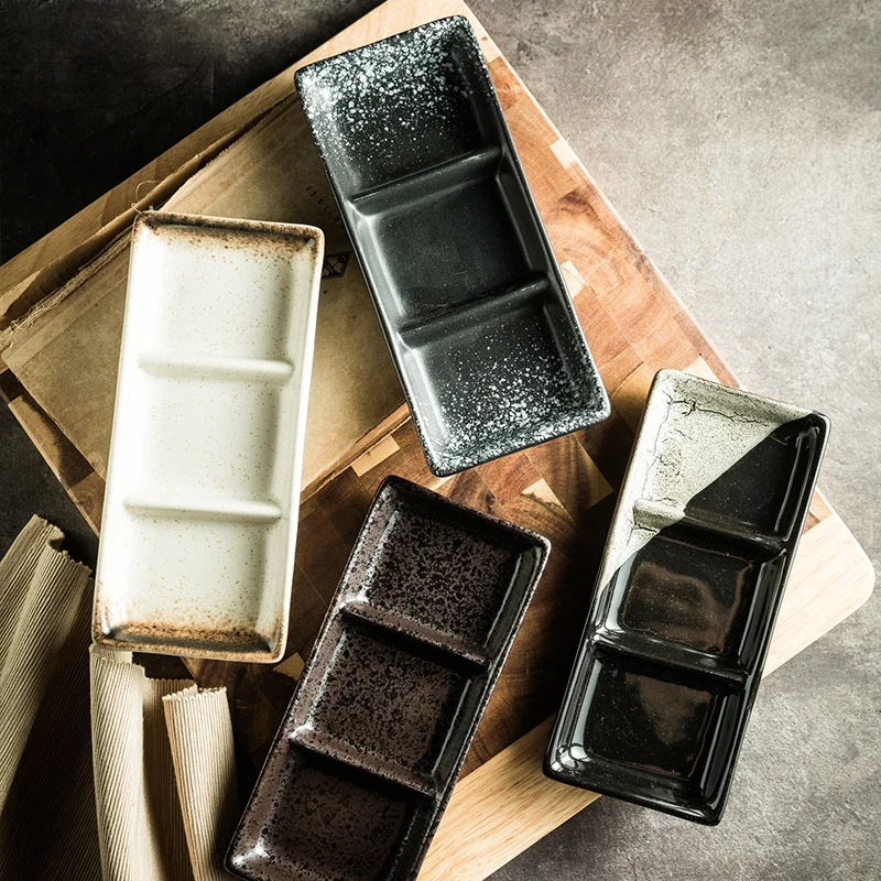 

Japanese-style Three-grid Soy Sauce Dish Ceramic Dip Vinegar Dish Small Flavor Dish Creative Seasoning Dish Household Side Dish