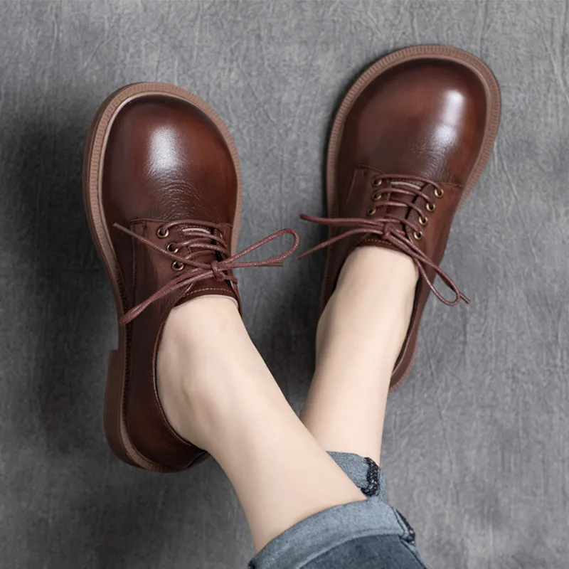 Лоферы женские кожаные на низком каблуке повседневные мягкие туфли из