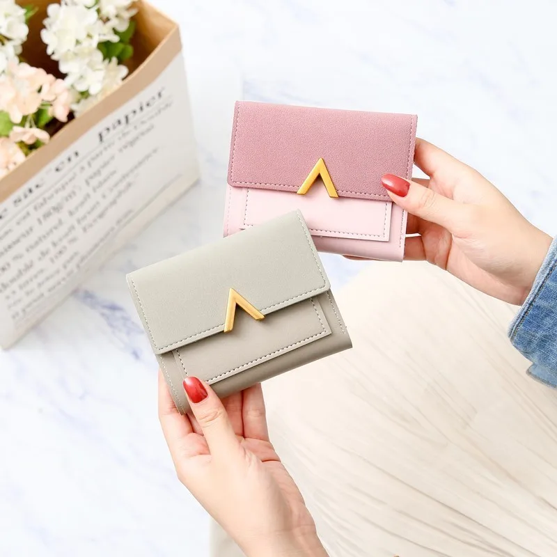 Metal V-shaped Decorative Purse Abrasive Retro Short Wallet New Simple Buckle Wallet Coin Purse Cards ID Holder Clutch