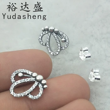 

Hollow Sparkling Butterfly Earrings Is Decorated with Beads and Contrasts with The Butterfly Wings Inlaid with Cubic Zirconia.