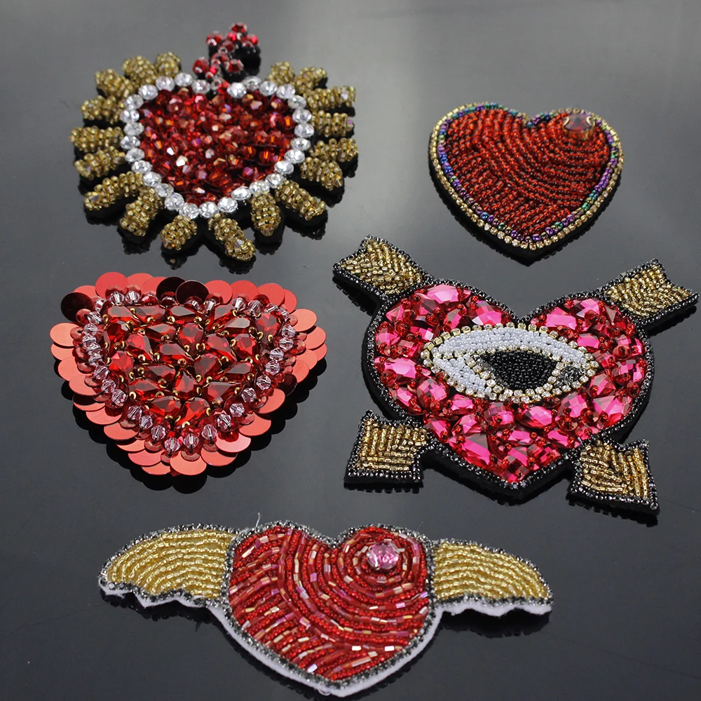 

Handmade Beaded Angel Wings Heart Patches Craft Red Heart Badges Brooches Badges for Sew on Applique Shoes Bags Decorated