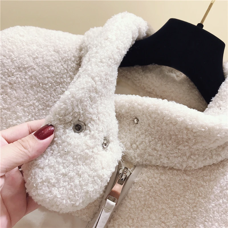 Женский жилет с воротником из искусственного меха бежево черный хлопка без