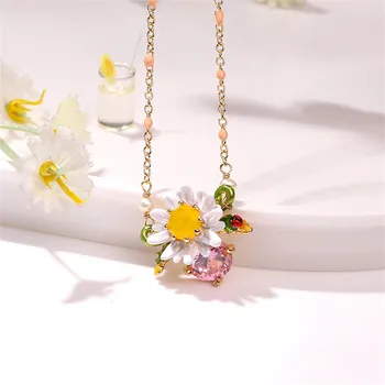 

Enamel White Flower Choker Necklace For Women Crystal Pendant Necklace Jewelry Christmas Gift Bijoux Femme