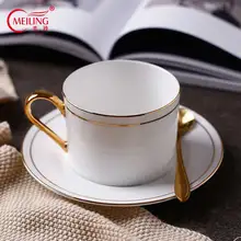 Белый костяной фарфор Кофе чашка и блюдце с золотым ободком фарфоровая чашка набор с ложка босс мать свадебный подарок на день рождения Рождество