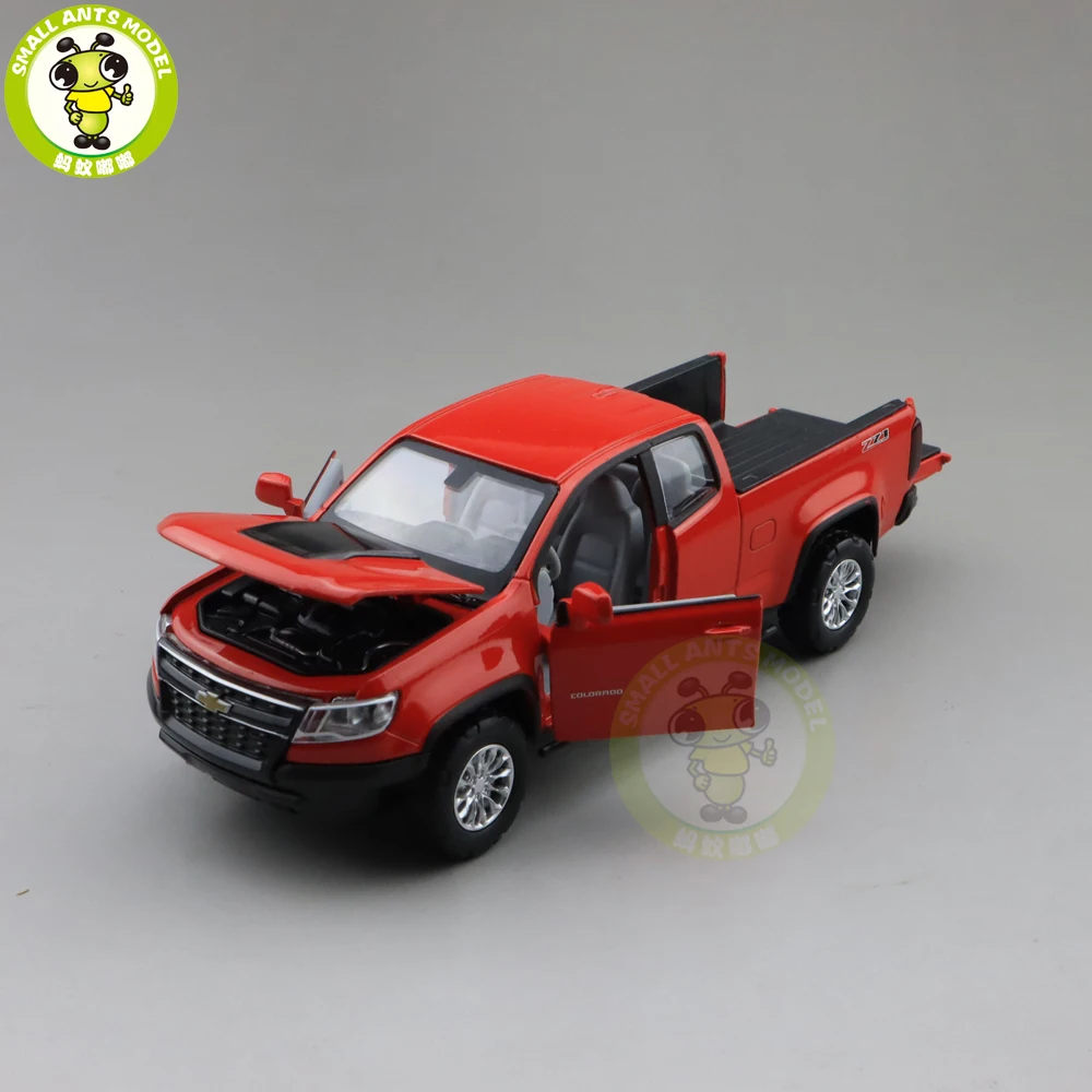 1/31 Chevrolet COLORADO Pickup литой автомобиль модели грузовиков игрушки Дети Мальчики Подарки