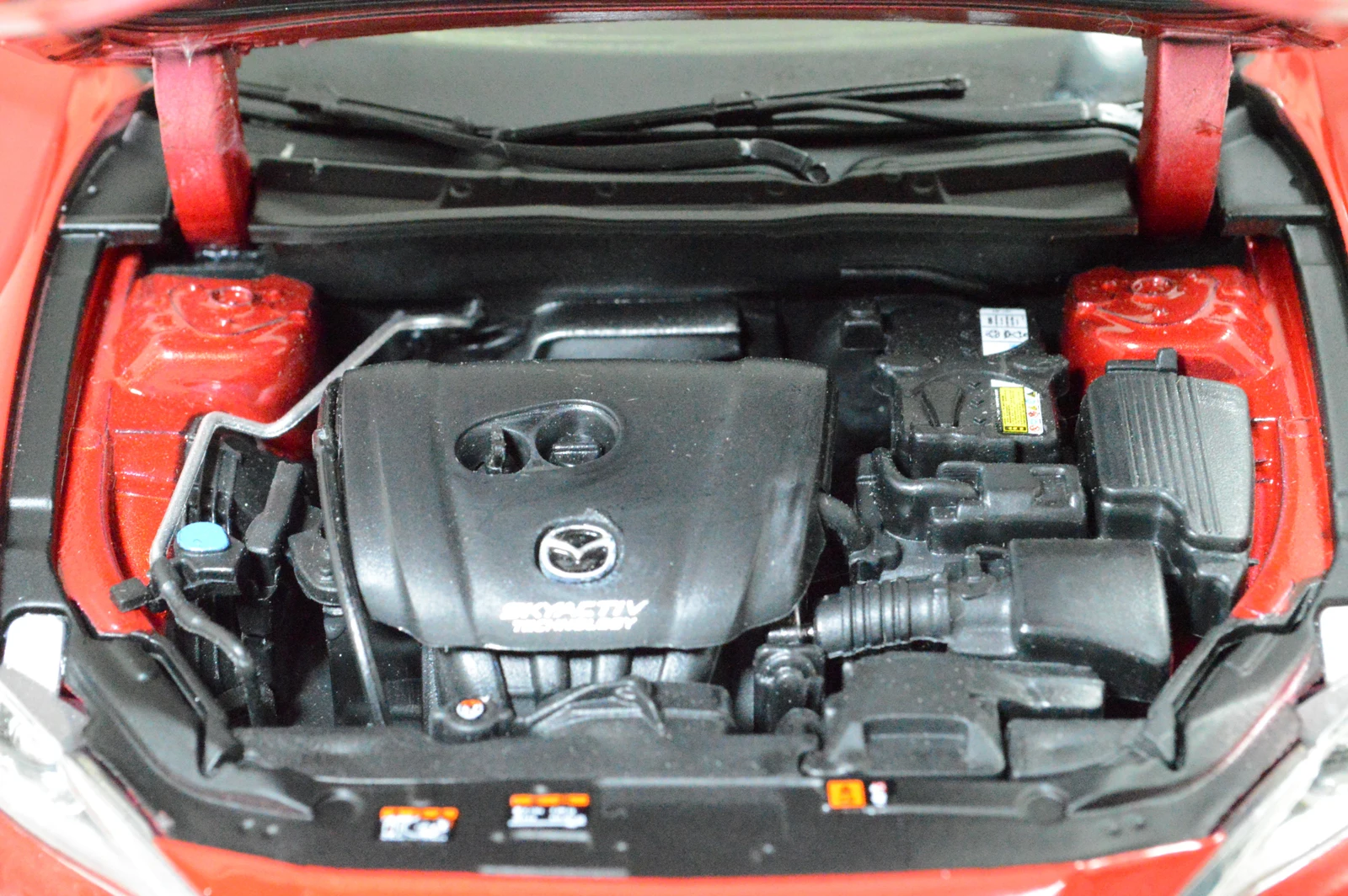 Paudi модель 1/18 1:18 Масштаб Mazda кроссовер купе CX-4 Красный литой под давлением модель автомобиля игрушка открываются двери