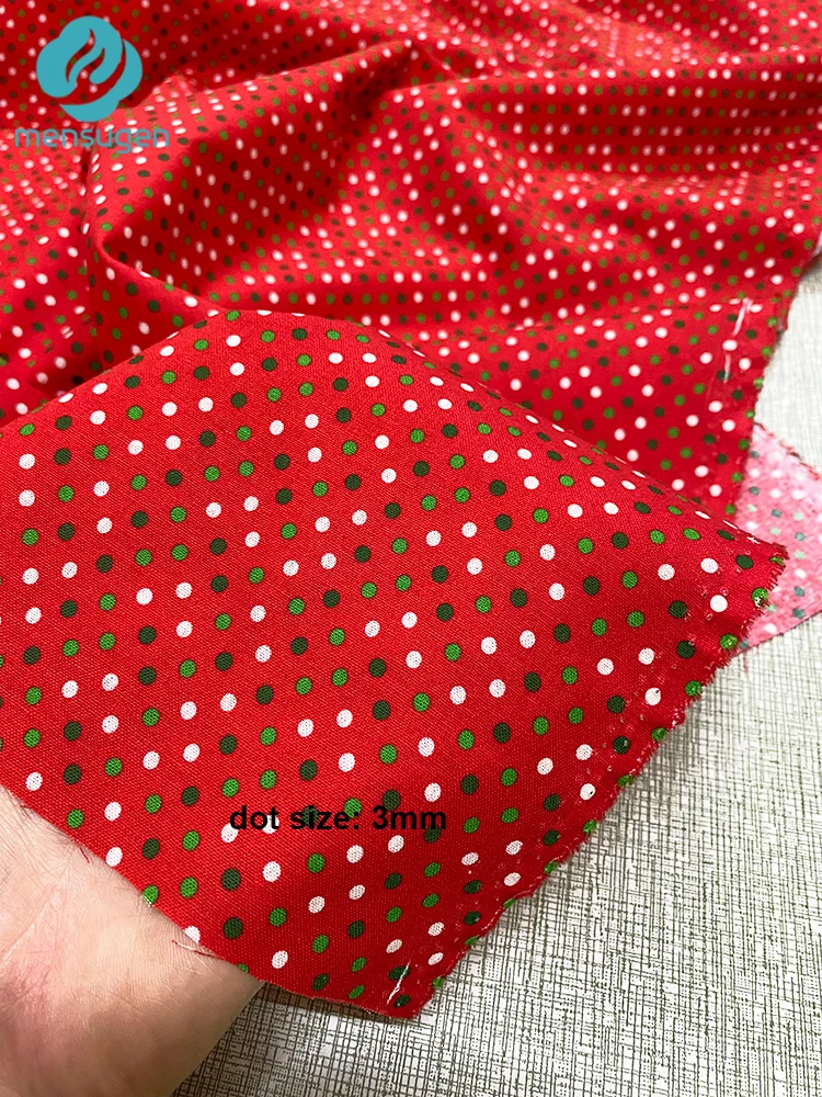 Tessuto Di Cotone 100% Con Stampa Natalizia, Rosso, Larghezza 140cm, Prezzo Al Metro