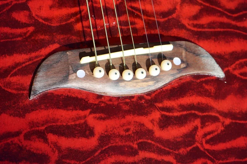 38 дюймов с круглыми спинками, акустической гитары high gloss липа Топ 6 струнной акустической гитары с эквалайзером функцией тюнера