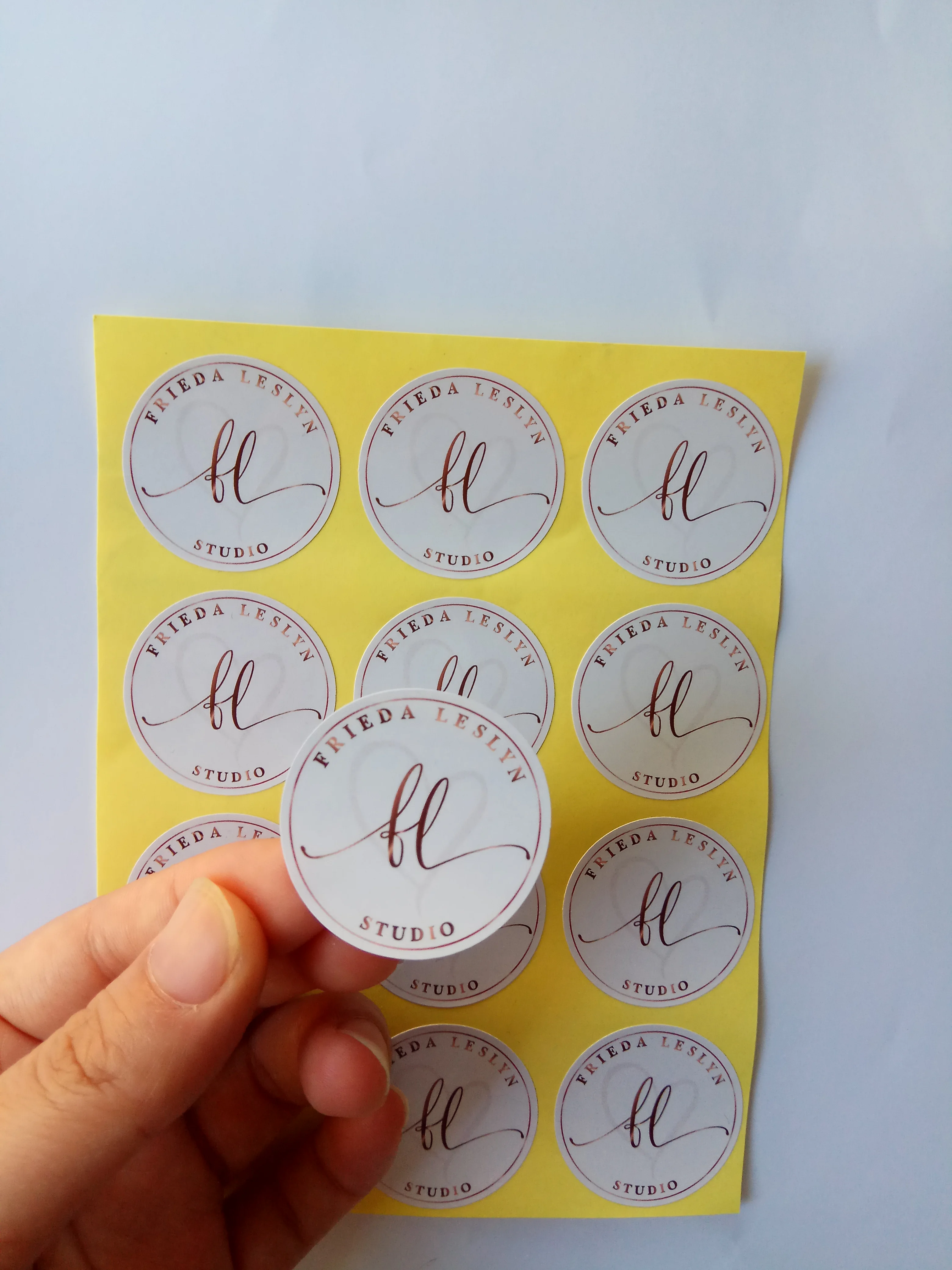 

Cosmetic package personalized sticker printing custom logo names printing lable