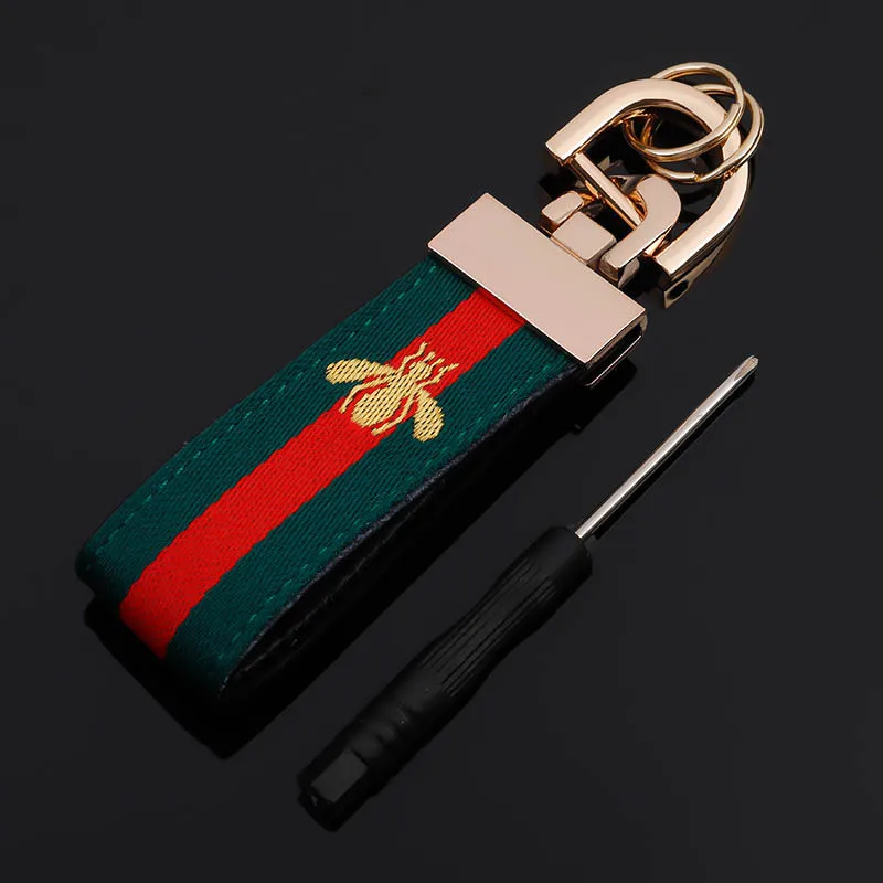 

Green bee three-color ribbon car metal keychain Mercedes-Benz Audi Volkswagen key ring chain pendant