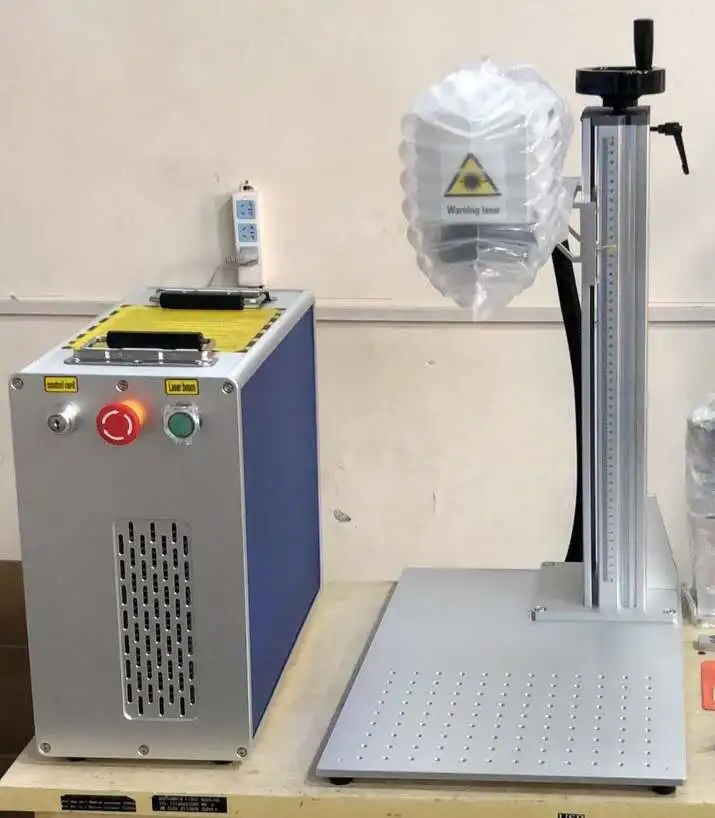 30W MAX Raycus And JPT Fiber Laser Marking Machine With 200-200mm Working Table