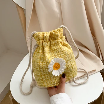 

Summer Beach Holiday Women Drawstring Straw Bucket Pouch Daisy Woven Small Crossbody Bag Messenger Purse Handbag