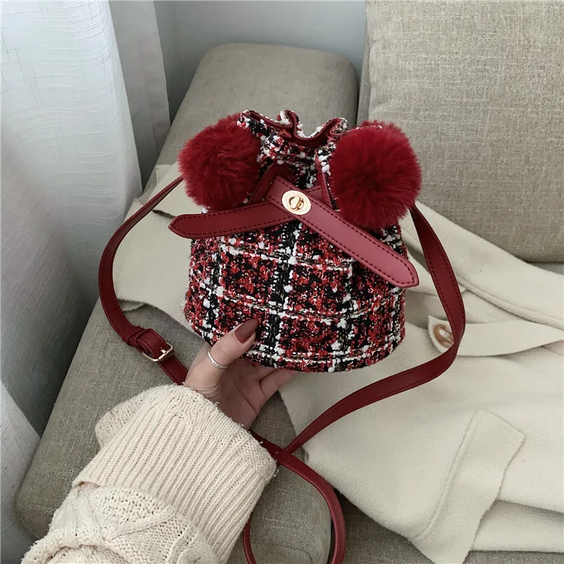 

2019 Winter New Style WOMEN'S Bag Sweet Ladies' Drawstring Bucket Bag Woolen Lock Venonat Decoration Crossbody Bag