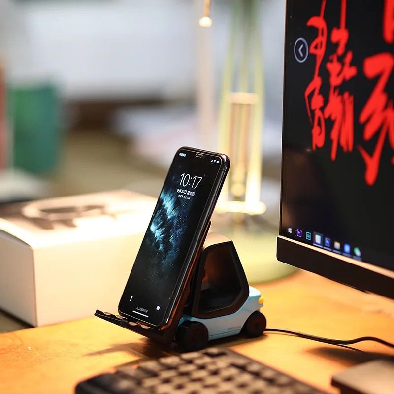 Forklift Desktop Car Mobile Phone Holder Creative Fast Charge Universal Base IPhone Wireless Charger Xiaomi for Redmi Note 11 phone wireless charger