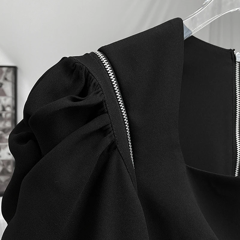 [EAM] Women Black Irregular Zipper Blouse New