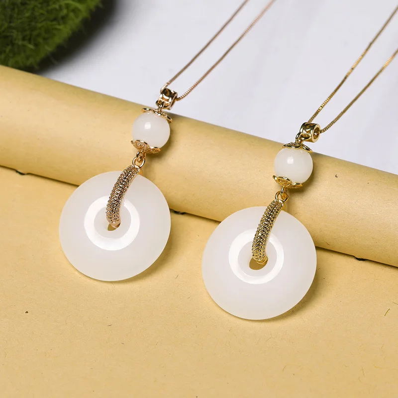 

Wholesale Xinjiang White Jade Safe Buckle Pendant Women's Natural Jade S925 Silver Gilded Fashion All-match Jade Pendant Necklac